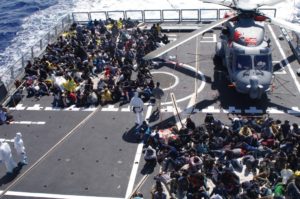 Migranti salvati a bordo della fregata Bergamini